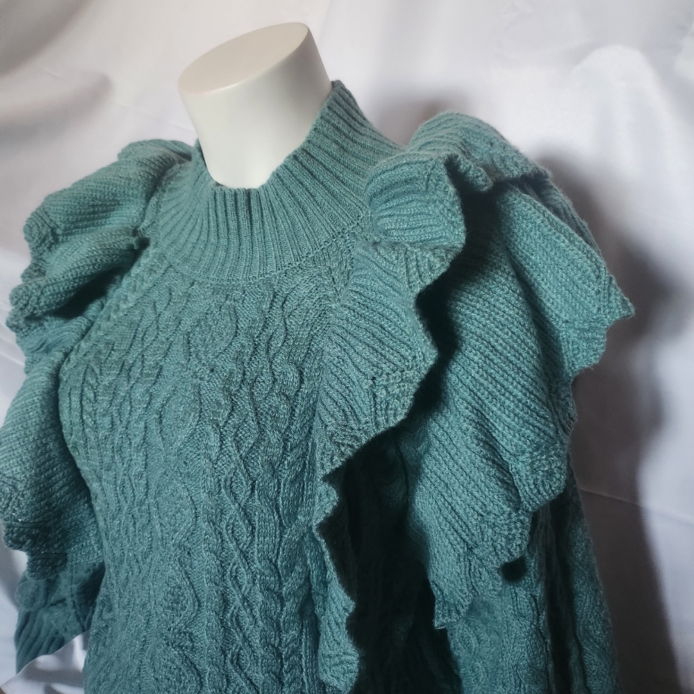 Green Listicle Sweater with poof shoulder detail. small.